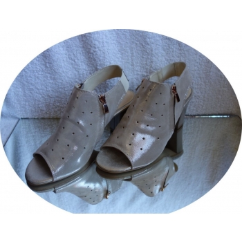 Sandałki ze skóry FASHION - złoto 38