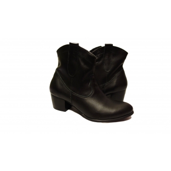 Botki damskie czarne - Polskie, obcas 5,5cm, nr. 40