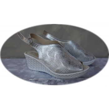 Sandały damskie srebrne z koturnem, skóra naturalna, rozmiar 40