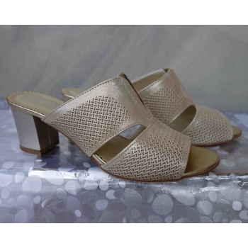 Eleganckie Klapki Skórzane beż 6cm - R.38