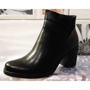 Eleganckie Botki Czarne - Obcas 7.5 cm - Rozmiar 41