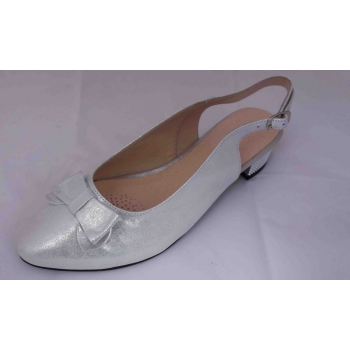 Sandałki srebrne, skórzane, szersze, rozmiar 43