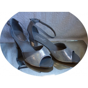 Wygodne Sandały Skórzane na Szerszą Stopę