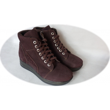 Botki sportowe burgund 37