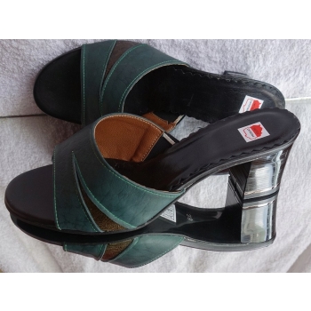 Eleganckie skórzane klapki zielone +39