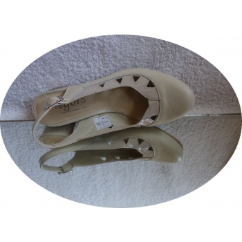 Sandals with Flat Heels - Beige Leather - Size 35
