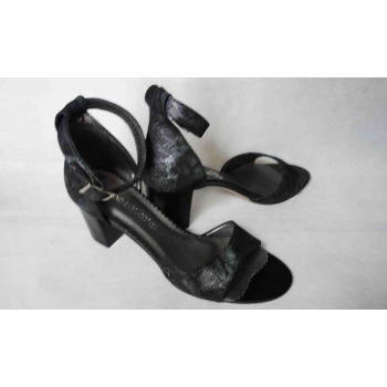Klasyczne skórzane sandały, obcas 6,5 cm, czarny