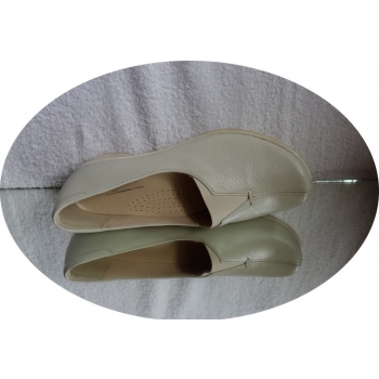 Modne mokasyny damskie beige 36